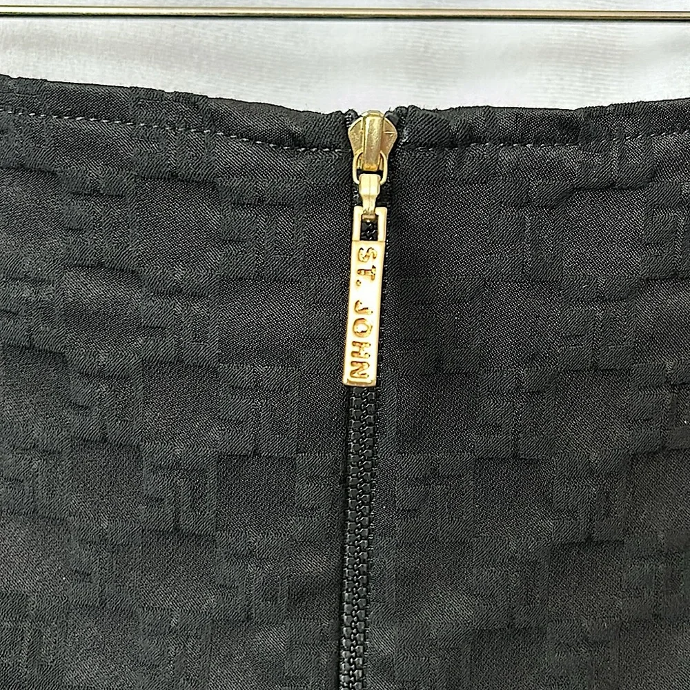 St. John NWT Elegant Black Zippered Patterned Skirt **Size 6** 🌺🌺 - Picture 3 of 6